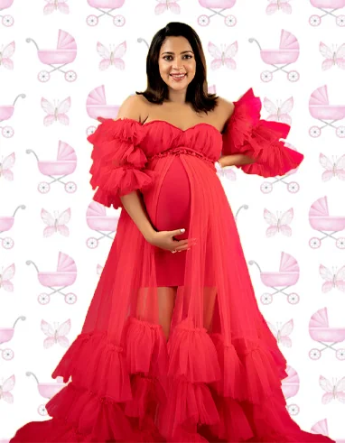 A mother-to-be in her Tharattazhaku gown